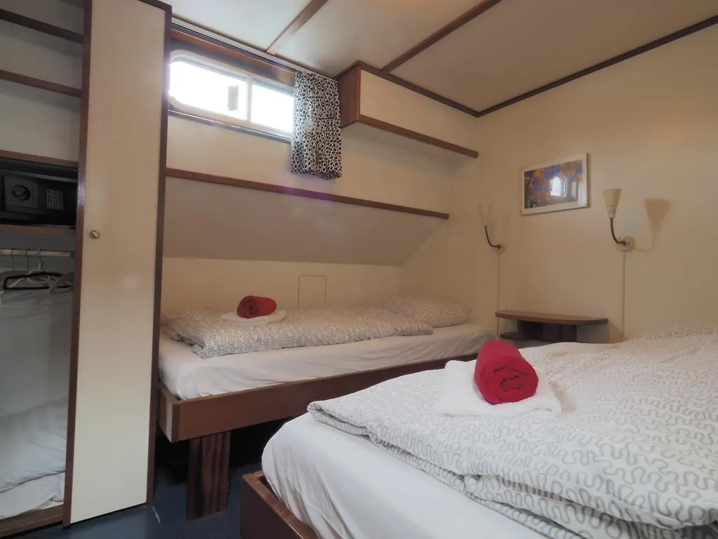 ** Отель Hotelboot Sarah Нидерланды