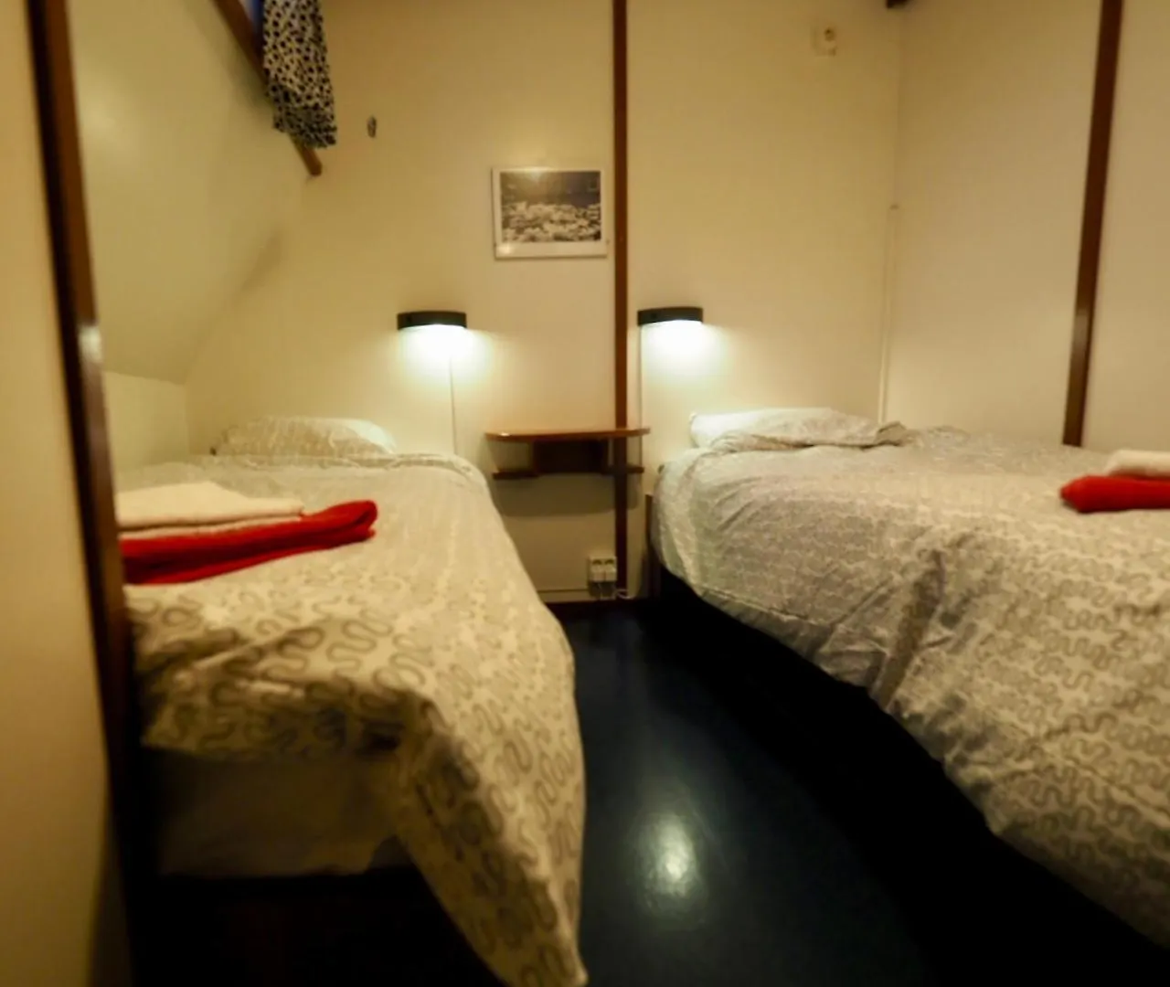 Отель Hotelboot Sarah