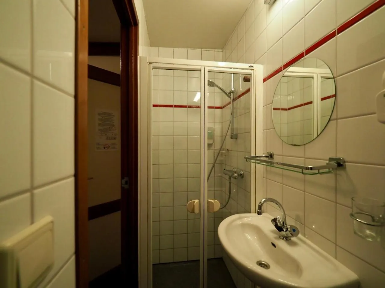 Отель Hotelboot Sarah