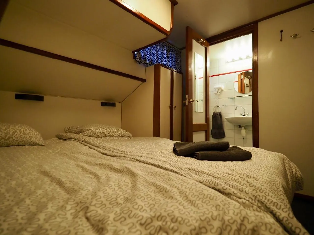 Hotelboot Sarah 2*, Амстердам Нидерланды